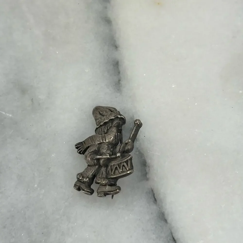 Pewter little drummer boy brooch
